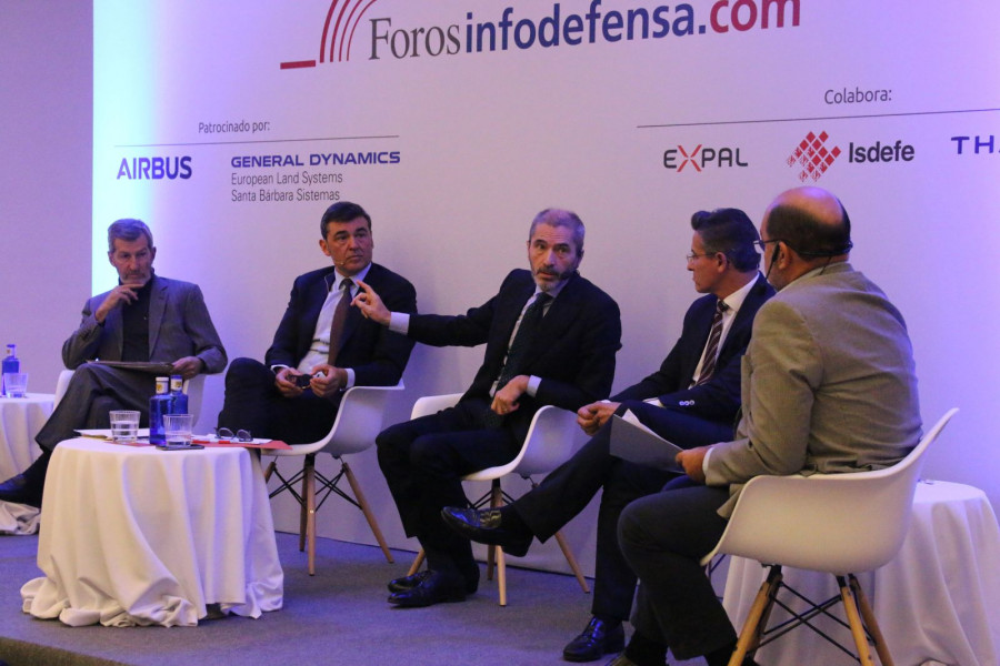 Representantes de los partidos políticos durante el debate. Foto: Infodefensa.com