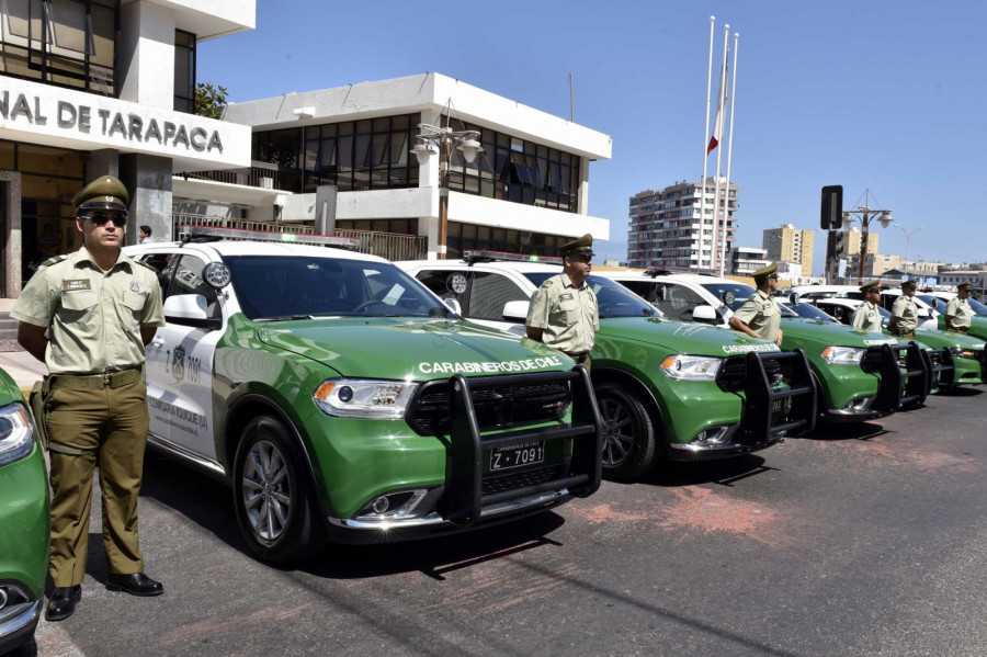 Vehículos policiales Dodge Durango de la Primera Zona de Carabineros de Chile. Foto: Gobierno Regional de Tarapacá