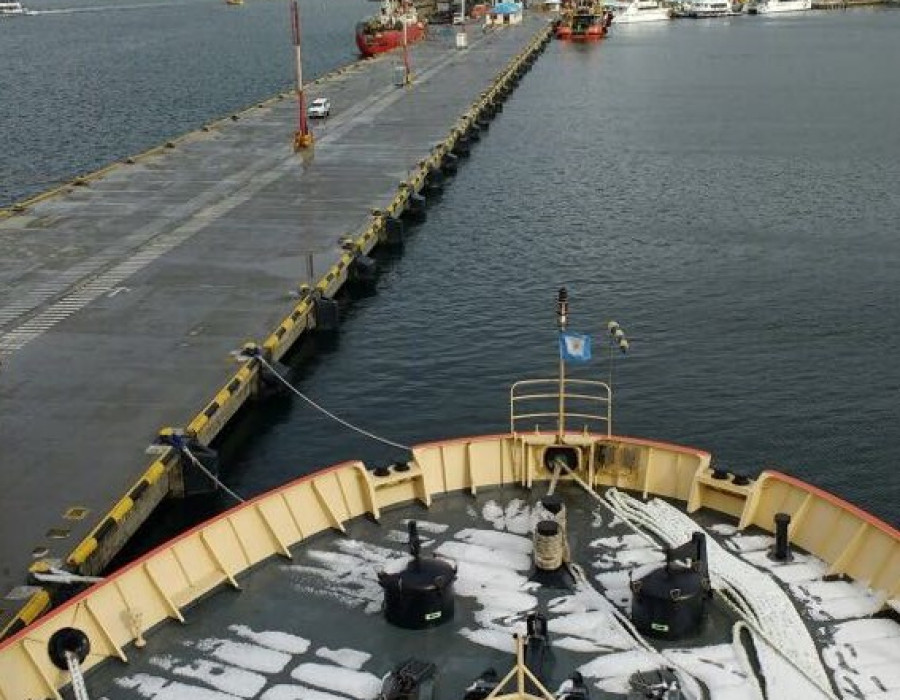 El Almirante Irizar en Ushuaia para realizar las pruebas de hielo. Foto: Armada Argentina.
