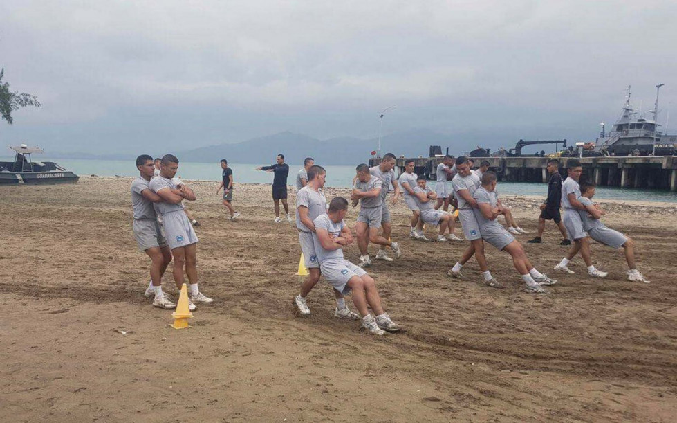 Cadetes de la Fuerza Naval de Honduras en proceso de capacitación. Foto: Secretaría de Defensa de Honduras.