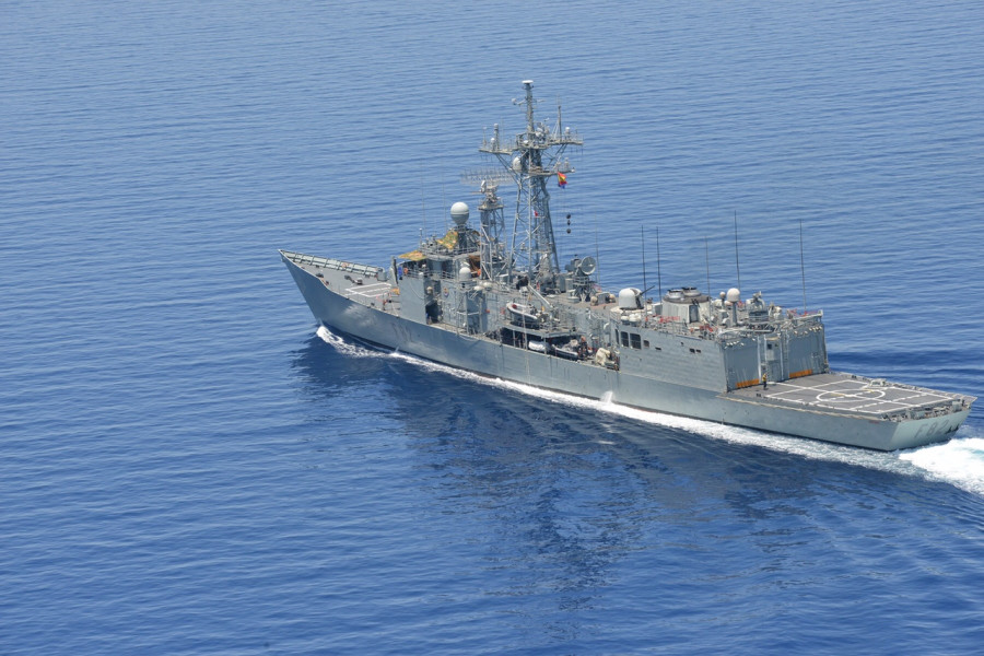La fragata Victoria durante el despliegue en la operación Sophia. Foto: Emad