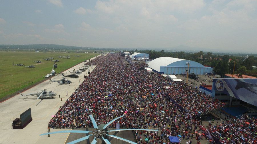 Plataforma principal de la Base de Santa Lucía, con una asistencia 289 mil personas. Foto: Sedena.