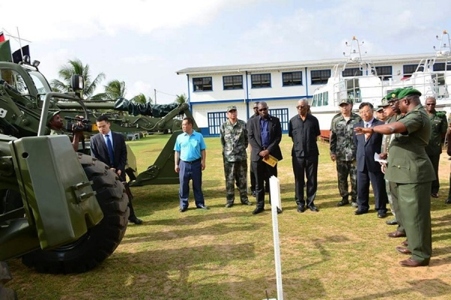 Ceremonia de entrega de los equipos militares chinos a la Fuerza de Defensa guyanesa. Foto: Guyana Defence Force.