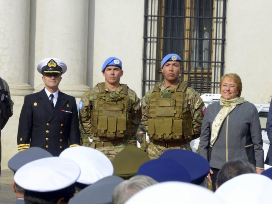 Presidenta Michelle Bachelet en ceremonia de reconocimiento. Fuente: Armada de Chile