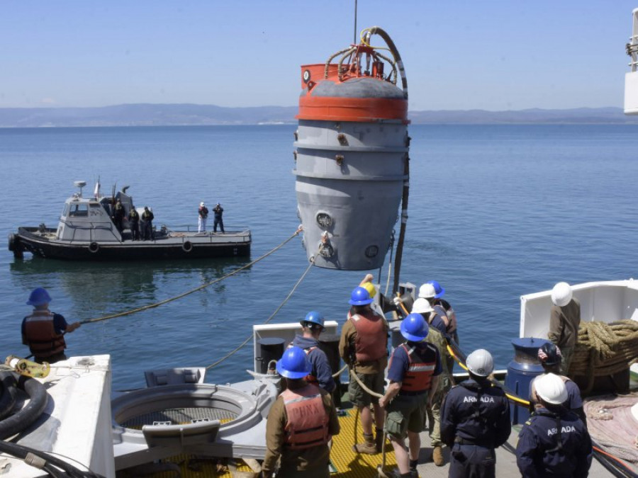 La cámara de rescate McCann permitirá evacuar a tripulantes del submarino Carrera tras un siniestro simulado. Foto: Armada de Chile