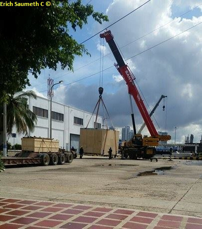 Cañón al momento de su descarga en la Base Naval en Cartagena de Indias. Foto: Erich Saumeth C.Infodefensa.com.