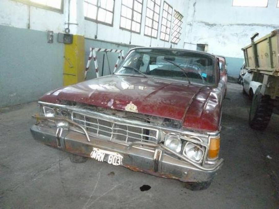 El Ford Falcon de 1976 que se subasta. Foto: Banco Ciudad