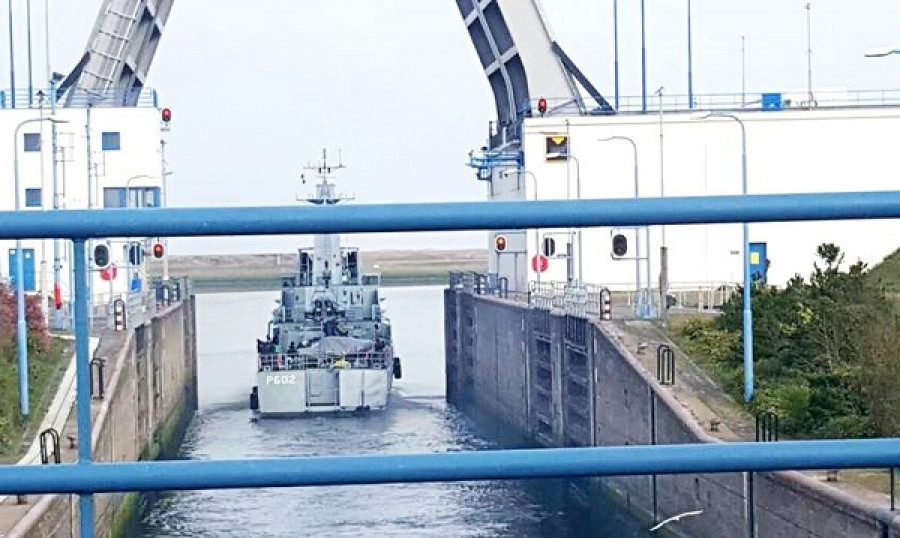 El patrullero HMBS Nassau´ P602 saliendo del dique del astillero Damen Maaskant Stellendam. Foto: Royal Bahamas Defence Force.