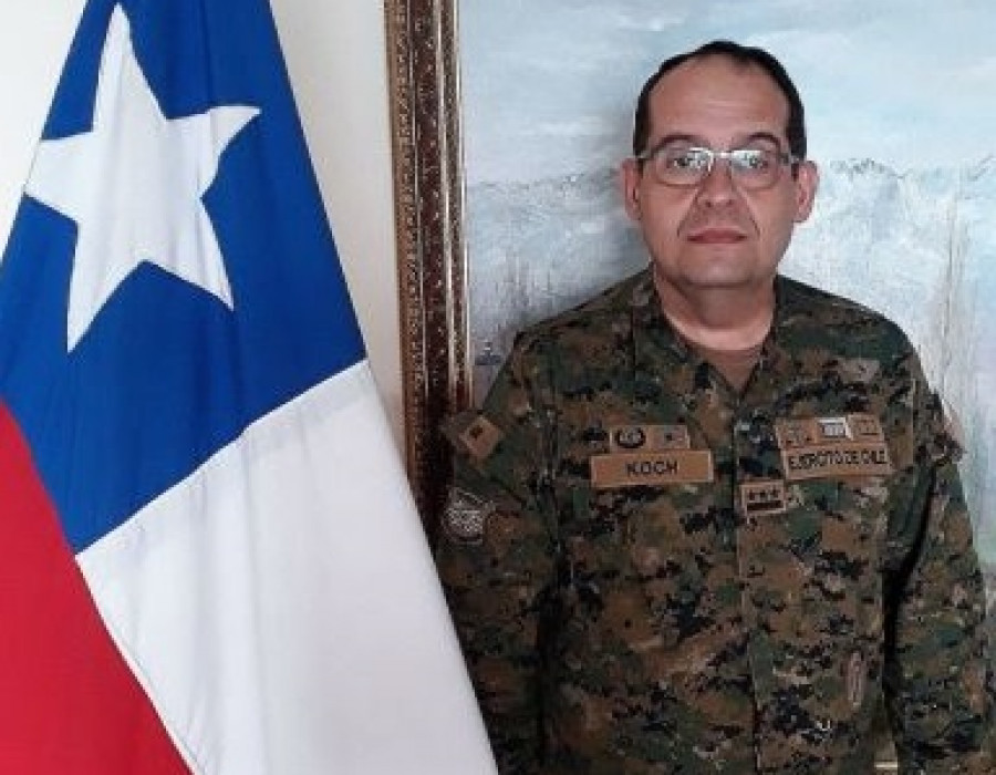 Coronel Koch, director de la Escuela de Telecomunicaciones del Ejército de Chile