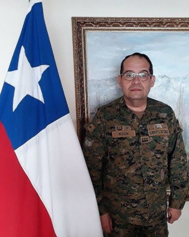 Coronel Koch, director de la Escuela de Telecomunicaciones del Ejército de Chile