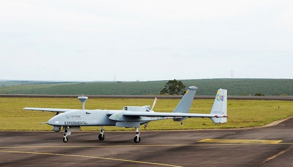 Caçador, versión brasileña del vehículo aéreo no tripulado Heron II. Foto: Israel Aerospace Industries.