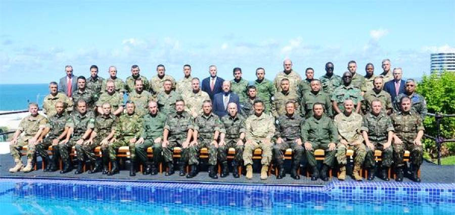 Oficiales participantes en la conferencia de ejércitos celebrada en Salvador de Bahía. Foto: DIVPLA.