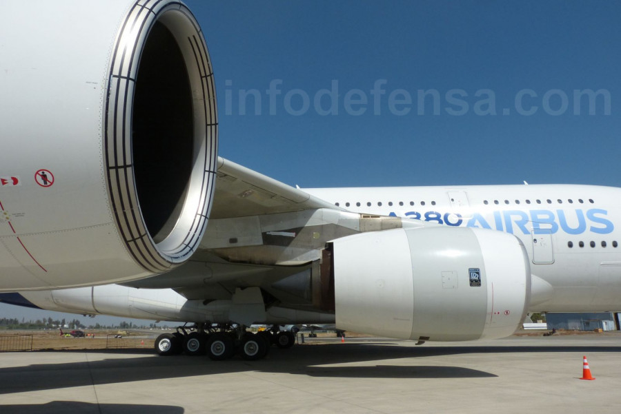 Logotipo de Airbus en un avión A380. Foto: Ginés Soriano Forte  Infodefensa.com