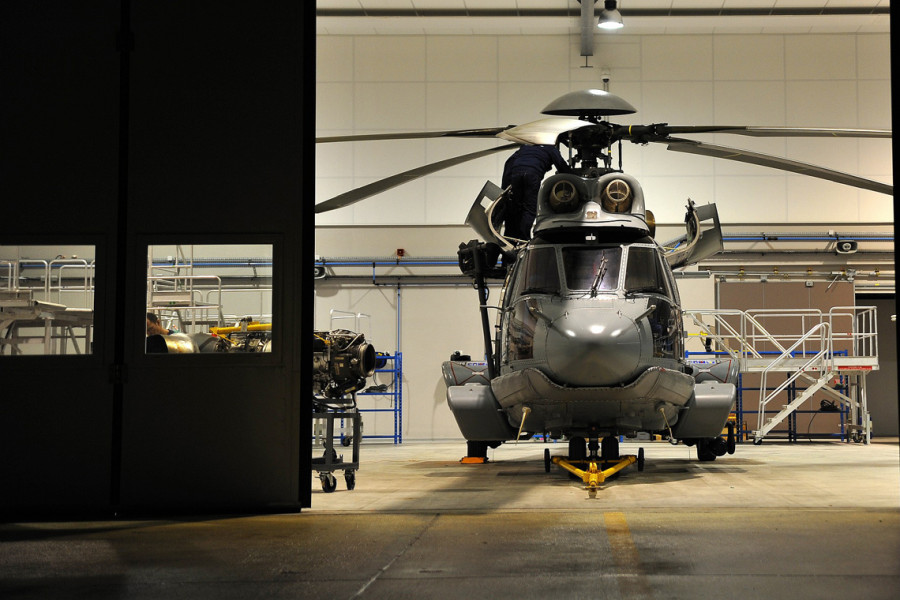 150529 polonia helicoptero h225m caracal airbus helicopters 01