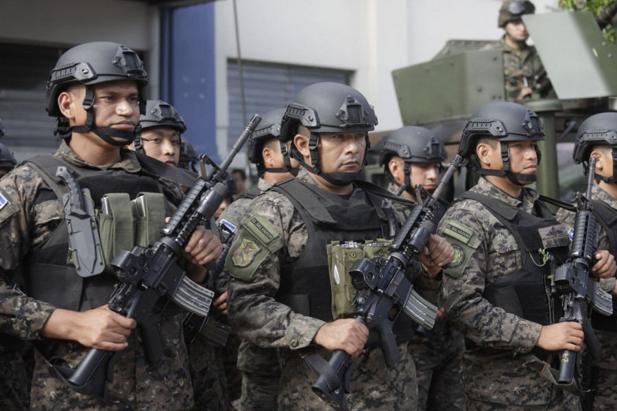 El Salvador refuerza con el Ejército sus operativos de seguridad