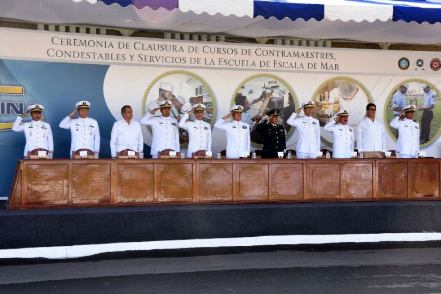 Los alumnos concluyeron los cursos de Contramaestres, Condestables y de Servicios de la Escuela de Escala de Mar. Fotos SEMAR