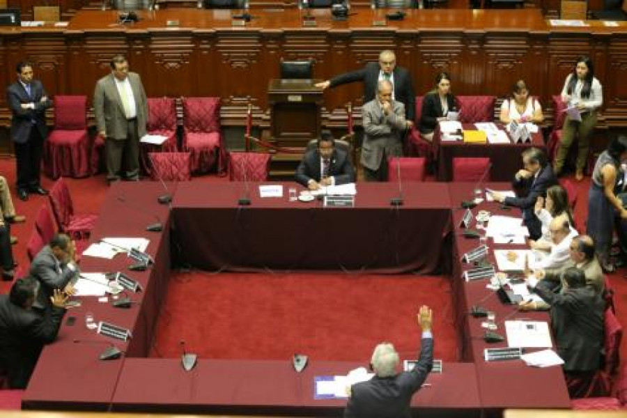 ComisionDefensaNacional 16dic2016 DictamenServMilitarAcuartelado 18 30anhos CongresoPeru