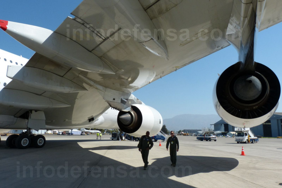 140328 a 380 avion comercial airbus chile fidae feria gines soriano forte 06