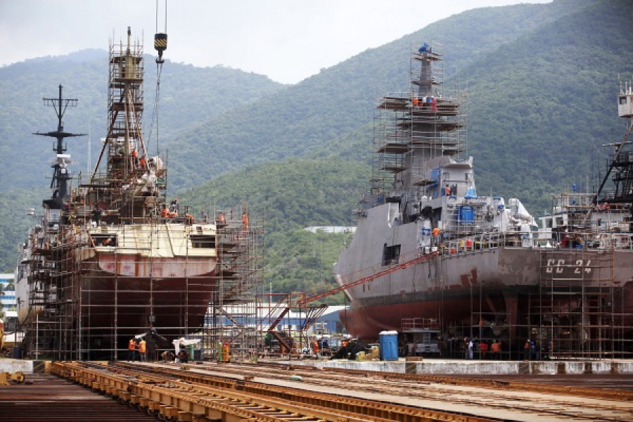 El patrullero Comandante Eterno Hugo Chávez´ CG-24 varado en Dianca durante su construcción. Foto: Agencia Venezolana de Noticias.