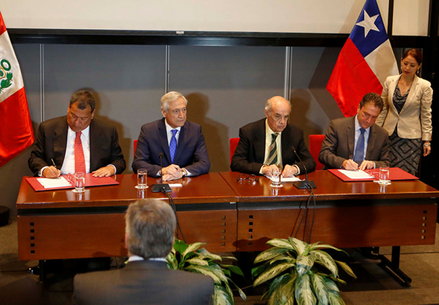 Jorge Nieto, Heraldo Muñoz, Ricardo Luna y José Antonio Gómez. Foto: Ministerio de Defensa