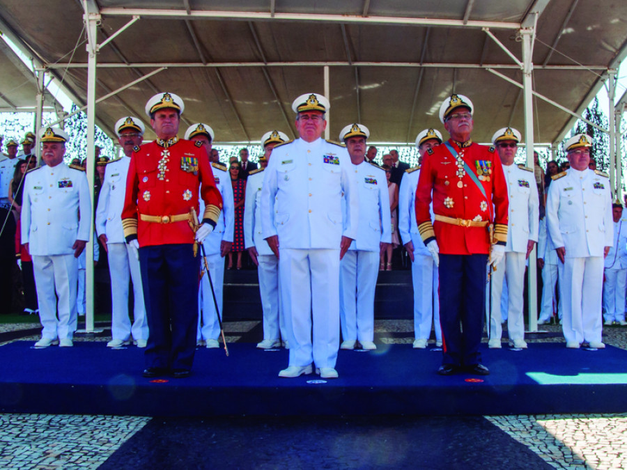 O comandante da Marinha do Brasil, almirante-de-esquadra Eduardo Bacellar Leal Ferreira, presidiu a cerimônia. Fotos: Roberto Caiafa