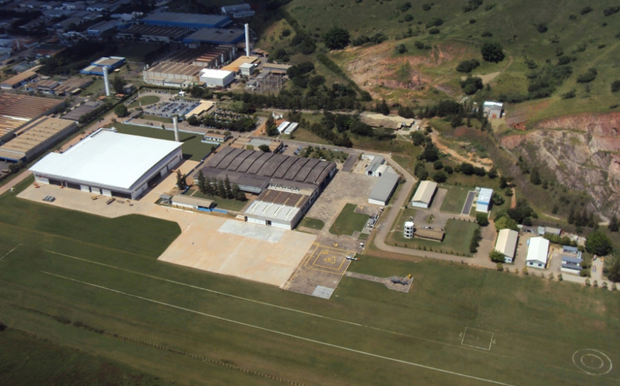 Vista Aérea de la fábrica de Helibras en Itajubá MG. Fotos: Helibras: Helibras, R. Caiafa y R. Olivas.