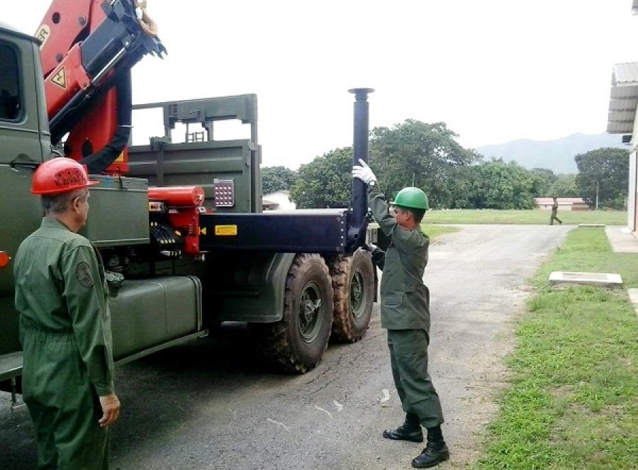 Instrucción sobre la operación del nuevo vehículo 6x6 Ural MS-AT. Foto: Ejército de Venezuela.
