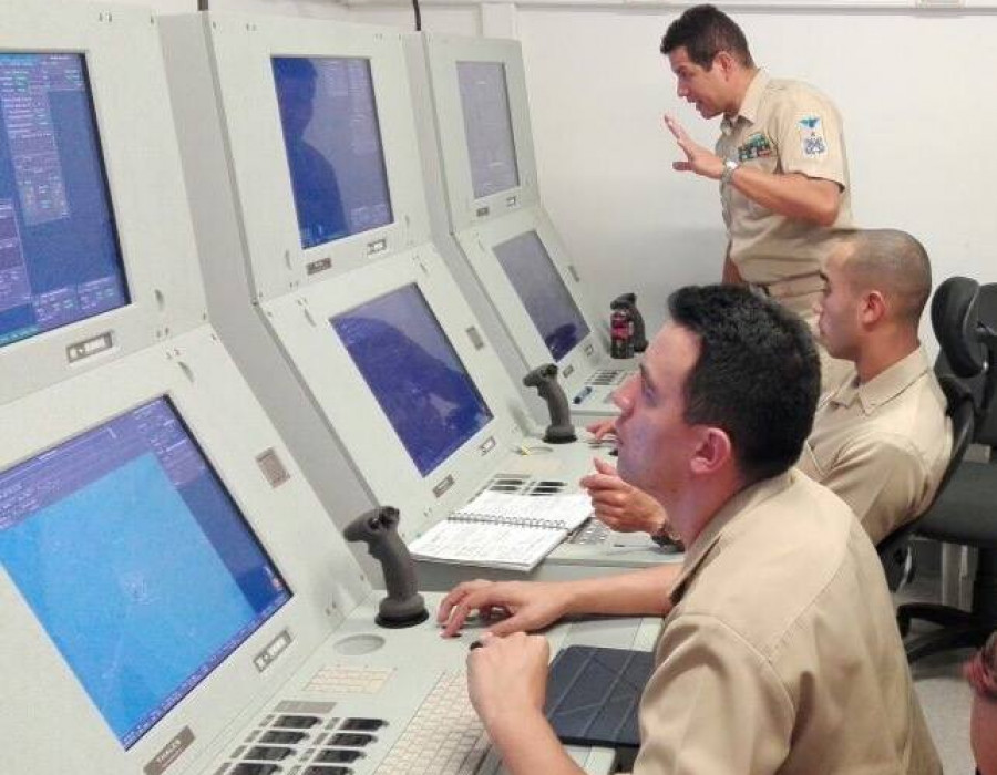 Entrenamiento de oficiales en el sistema Tácticos