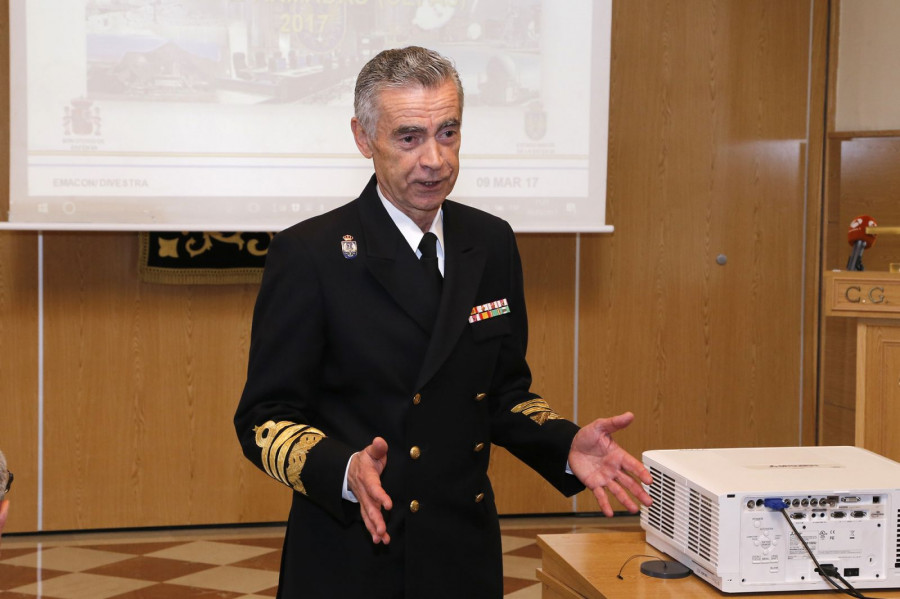 García Sánchez explica a los periodistas el concepto de empleo. Foto: Emad