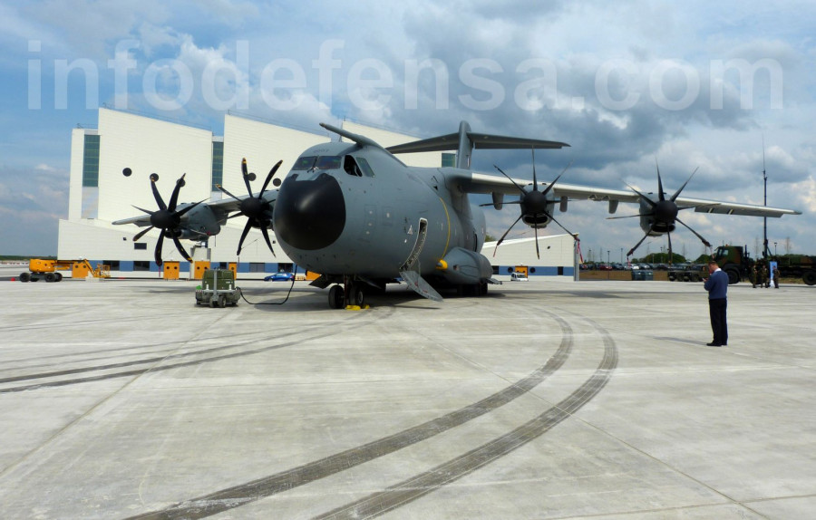 Avión A400M en la base francesa de Orléans. Foto: Ginés Soriano Forte  Infodefensa.com