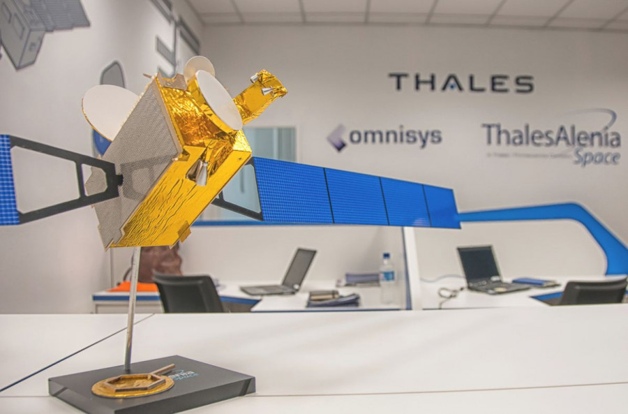 Modelo del SGDC en el Centro Tecnológico Espacial de Thales Alenia Space. Foto: Roberto Caiafa