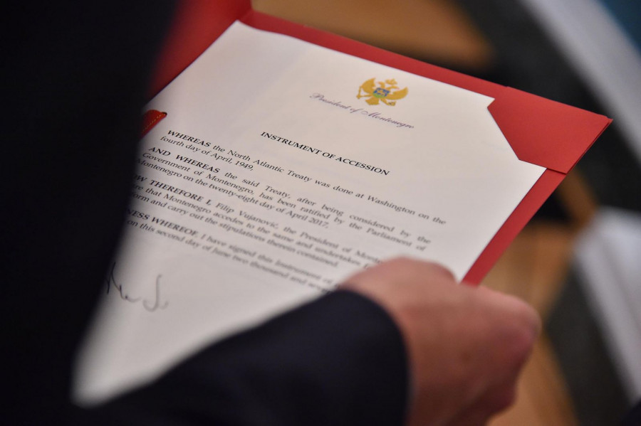 Documento de adhesión de Montenegro a la OTAN. Foto: OTAN
