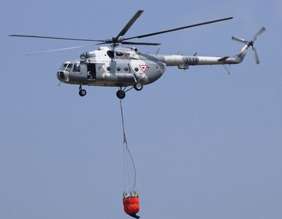 Helicoptero Mi-17 de la Fuerza Aérea Mexicana, equipado con helibalde. Foto: J.A. QuevedoInfodefensa.com