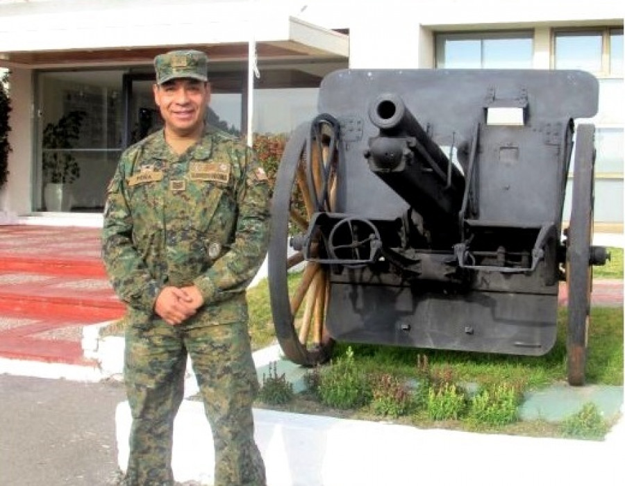 Julio Peña, suboficial mayor de ejército en la Escuela de Suboficiales. Foto: Andrea PlanasInfodefensa.