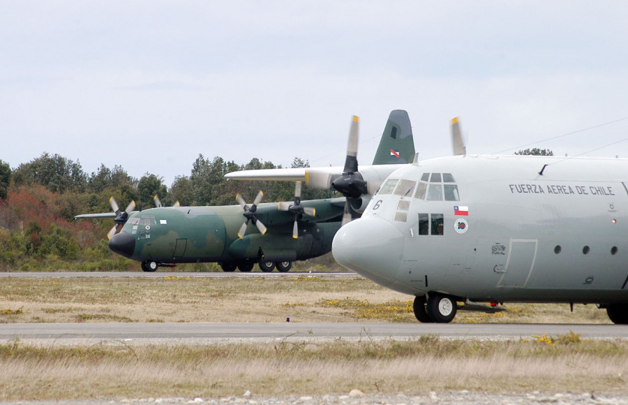 Aviones C-130 Hercules de las fuerzas aéreas de Chile y Uruguay. Foto: Fuerza Aérea de Chile.