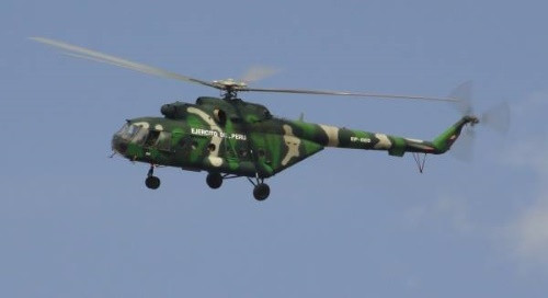 Helicóptero Mi-17 del Ejército del Perú en los cielos de Lima. Foto: Peter Watson.