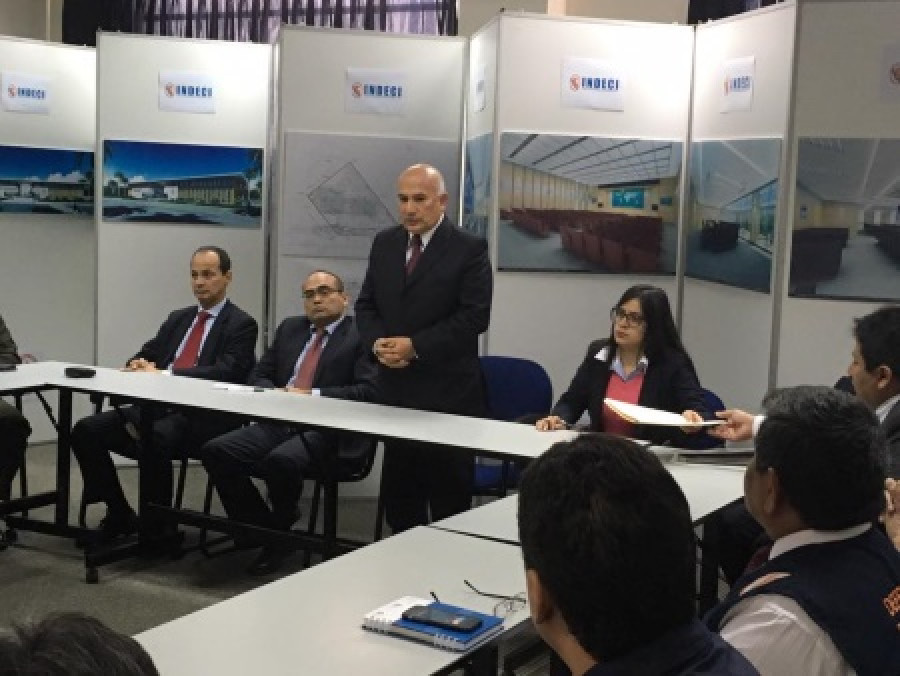 JefeIndeci VAlmAlbertoLozada presentacion sep2016 IndeciPeru 450px
