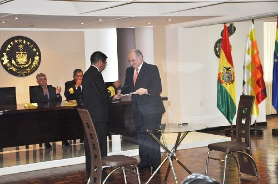 Bolivia Armada simulador Transas MDB