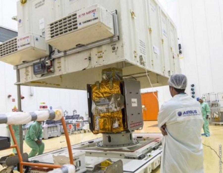 PeruSat 1 PreparativosLanzamiento GuyanaFrancesa ago2016 Arianespace cropped