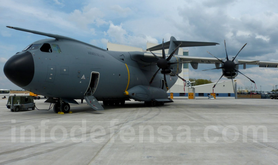 140425 avion a400m francia gines soriano forte 01