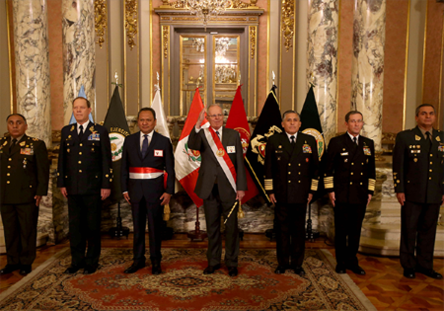 PdteKuczynski reconocidoJefeSupremoFFAA PNP 23ago MinDefPeru