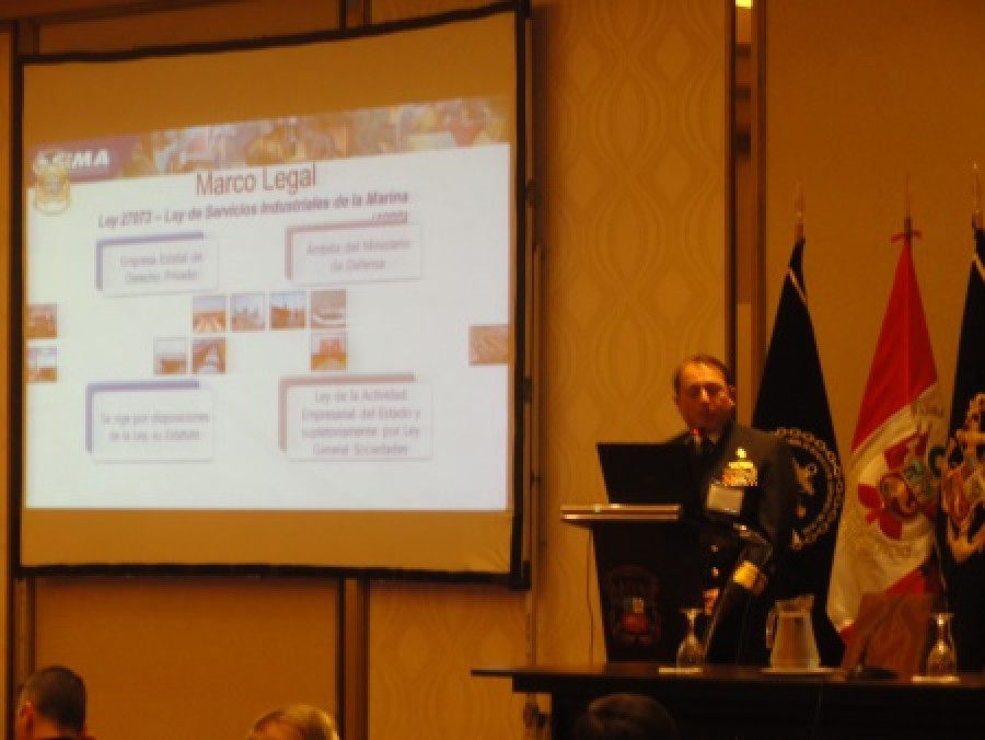ContralmiranteAlvaVillamon DirectorSIMAPeru jul2016 ConferenciaWarshipsOPV PeterWatson