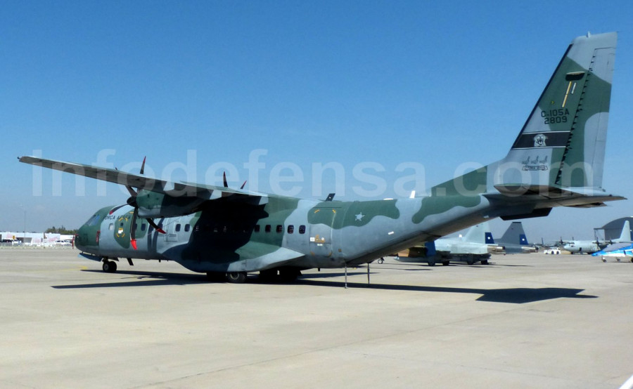 Avión C-295 expuesto en una feria sectorial. Foto: Ginés Soriano Forte  Infodefensa.com