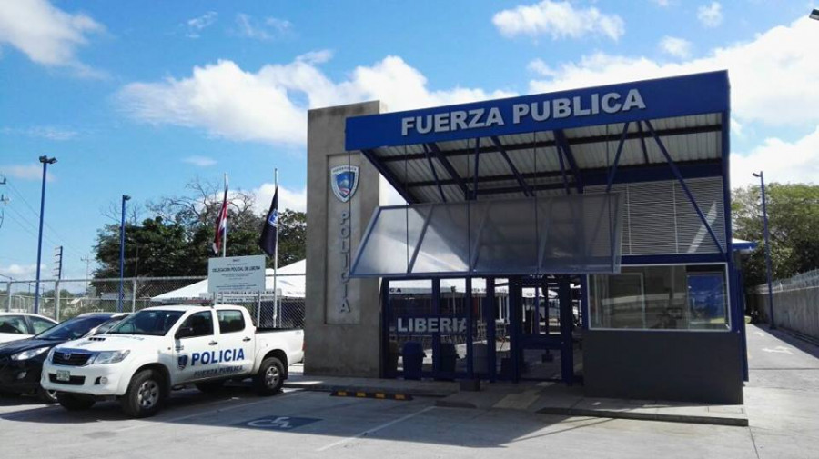 Foto nota inauguracion delegaciones policiales CR