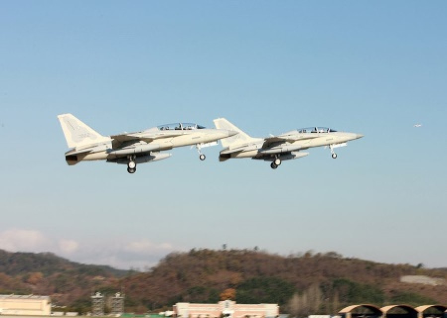 FA 50PH FuerzaAereaFilipinas dos1rasunidades 26nov2015 Sacheon  KAI 3 resized