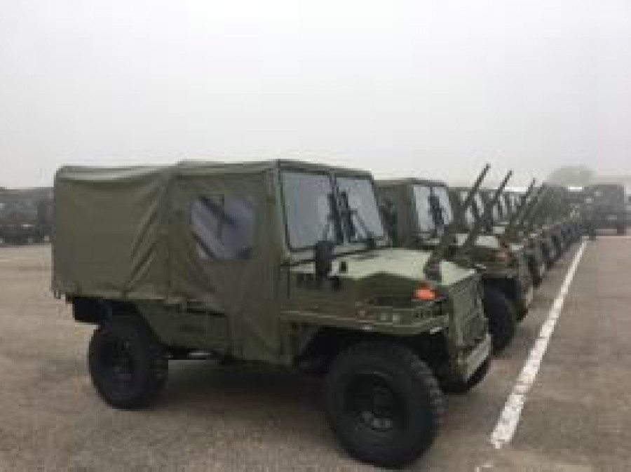 El Ejército recibe 29 mulas aerolanzables de Einsa