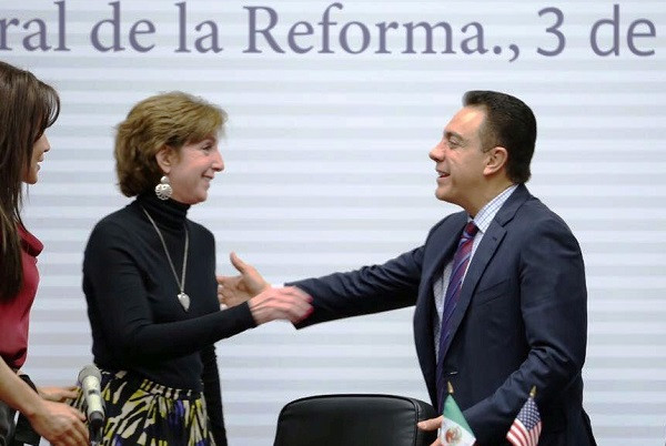 La embajadora de EEUU, Roberta Jacobson, y el gobernador del Estado de Hidalgo, Omar Fayad. Foto: Embajada de Estados Unidos en México.