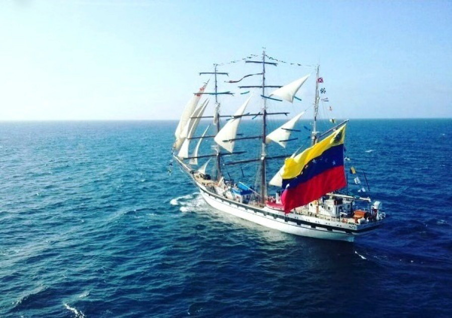 El buque escuela Simón Bolívar rumbo a su crucero de instrucción 2017. Foto: Armada de Venezuela