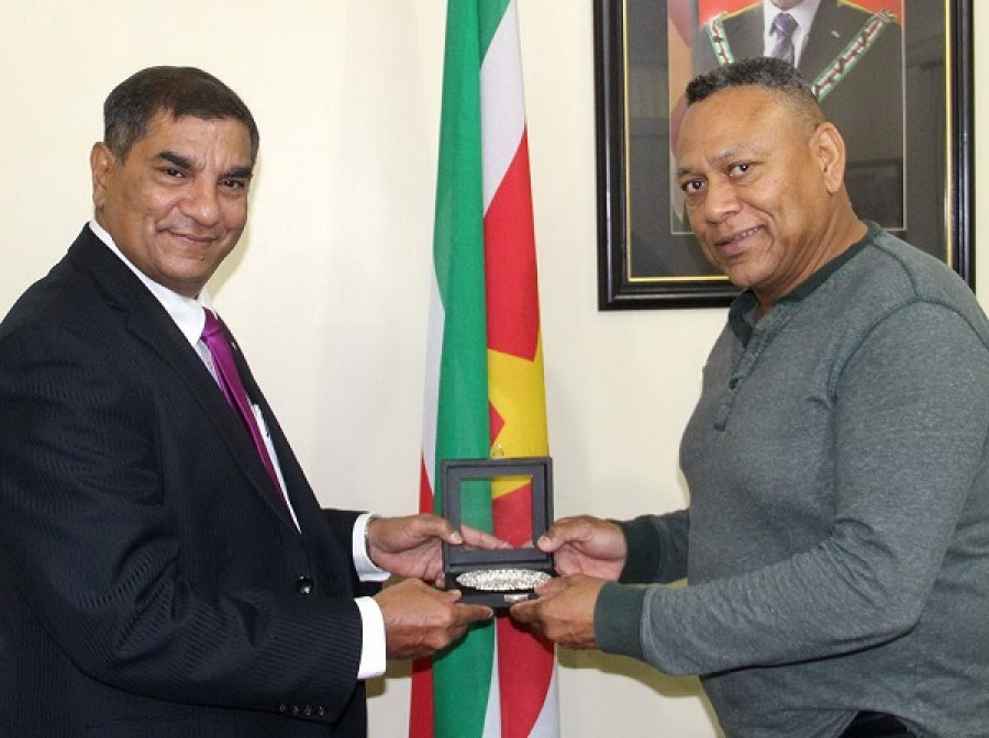 Surinam SriLanka MAY16 MinDefSu