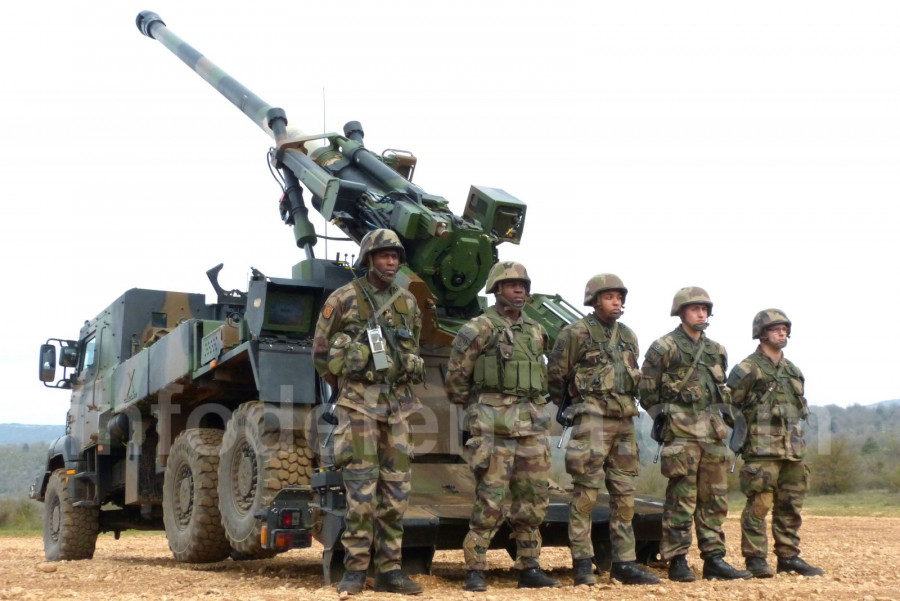 140424 avion artilleria caesar nexter francia gines soriano forte 01